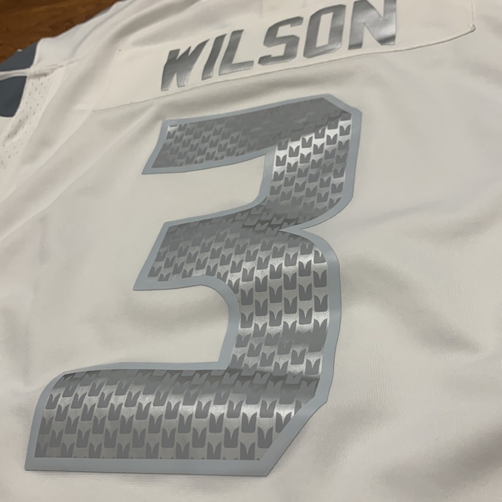 Nike Seattle Seahawks Russell Wilson #3 Football Jersey - Picture 7 of 7